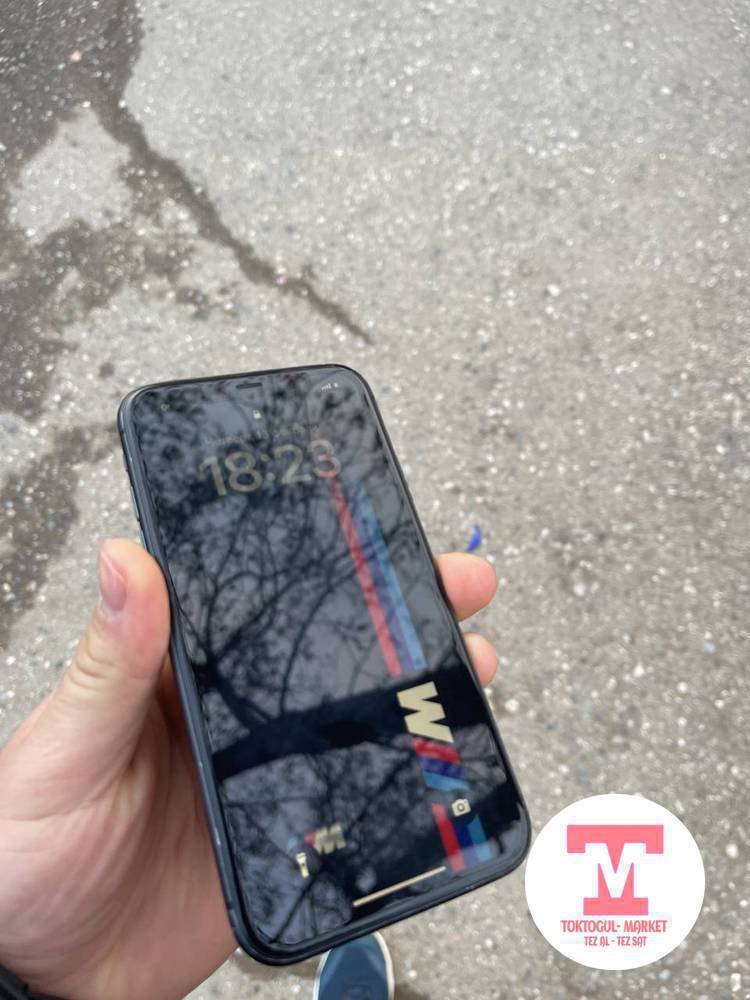 IPhone 11 
Память 64 
Трутон бар 
Face ID жок
АКБ 77 (Родной) 
Состояние идеал !
Цена 20.000 
Обмен бар