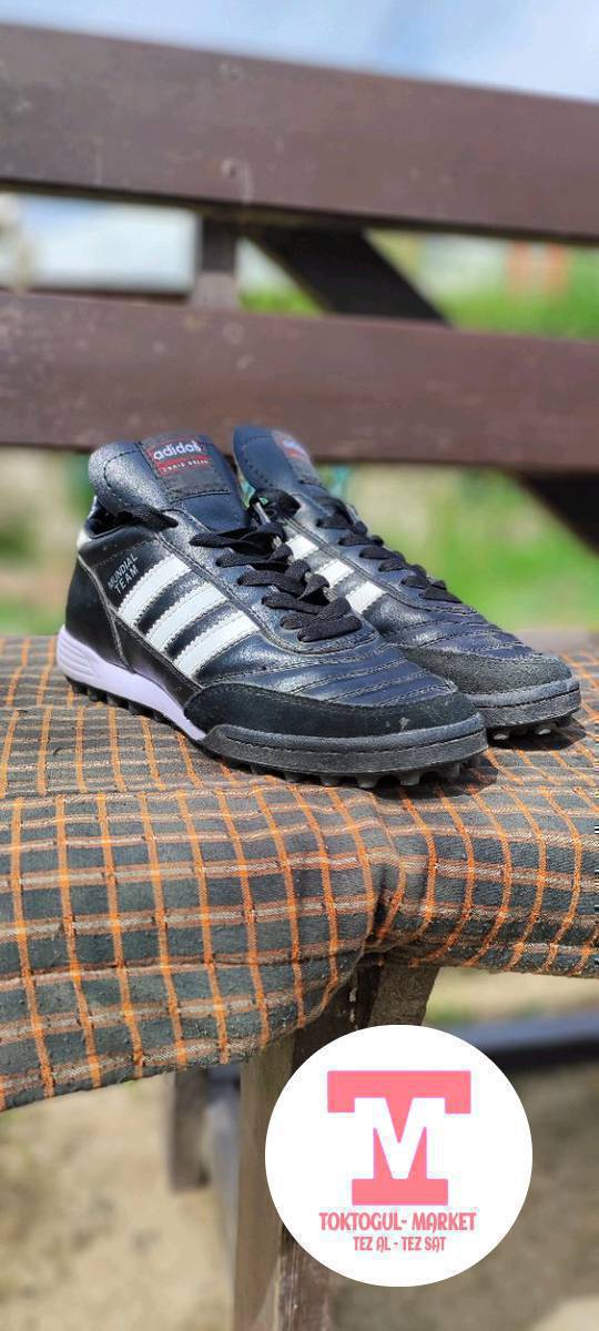Продаю adidas сараканожки 
Размер 39 
100 % кожа и оригинал гарантия 
Новые 
Цена 5300
