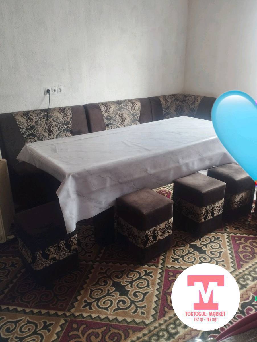 уголок стол диван стулдары менен сатылат жапжаңы бойдон чоң размерден баасы 26 алганбыз 20 га беребиз алчулар кана чалыныстар