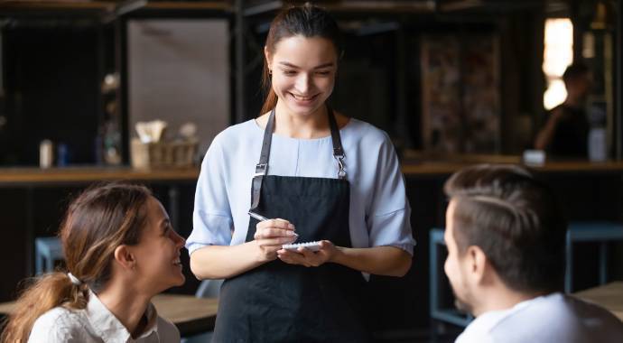 Кафеге иштегенге  кыз келиндер керек туруктуу, жоопкерчиликтуу иштейм дегендер байланышыныздар чычкан пост ГАИнин жанында акчасы күнүнө төлөнөт 1200/1500сомдон