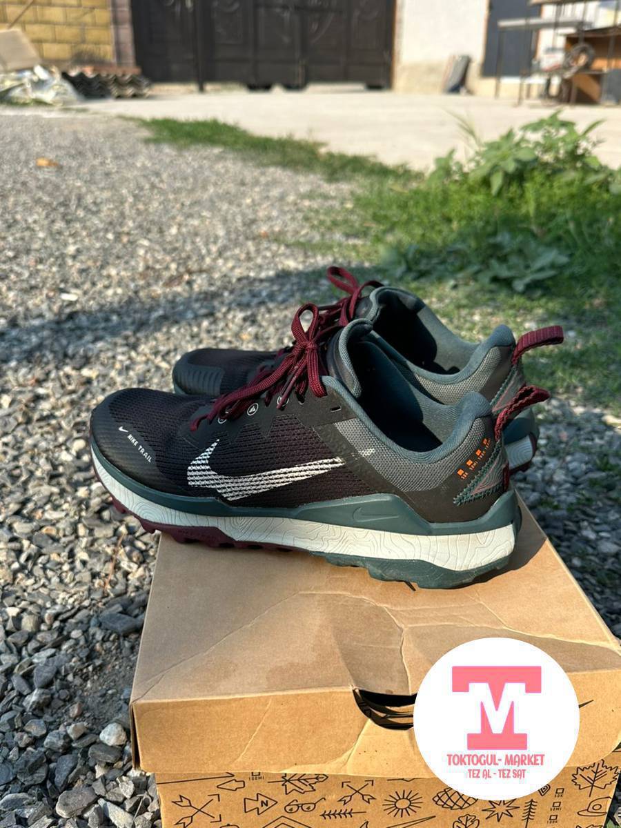Кроссовки Nike Wildhorse сатылат  7900с!!!Бир аз эле кийилген ,почти жаны бойдон размер келбей калды,жанысын 14000с алынган.размер 39/40