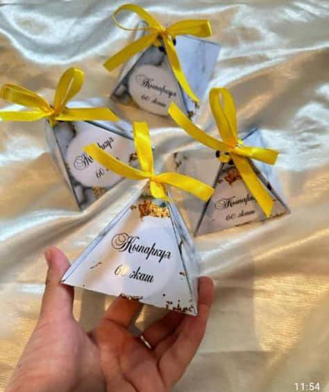 Тоюнуздун көркүн ачкан БОНБОНЕРКА,ВИДЕО СҮРӨТ ЧАКЫРУУЛАР,АР КАНДАЙ  БУКЕТТЕР,БАБЛ ШАРИКТЕР, МЕТРИКА,ПОСТЕР, СЕРТИФИКАТ СҮРӨТ ж.б заказ берсеңиз болот 
Тез жана ойдогудай жасап беребиз🥰
 
 0505960021