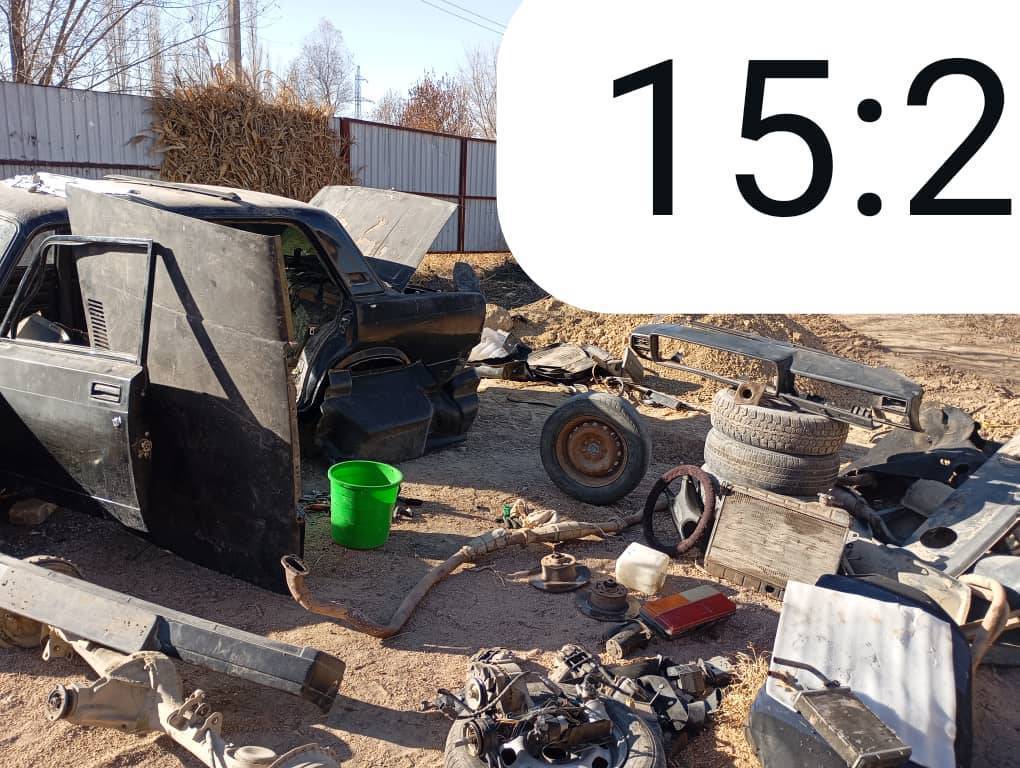 Жигулиге тетиктер сатылат арзаныраак берем 
эшиктер бар 
инжектир баг бар
адрес токтогул