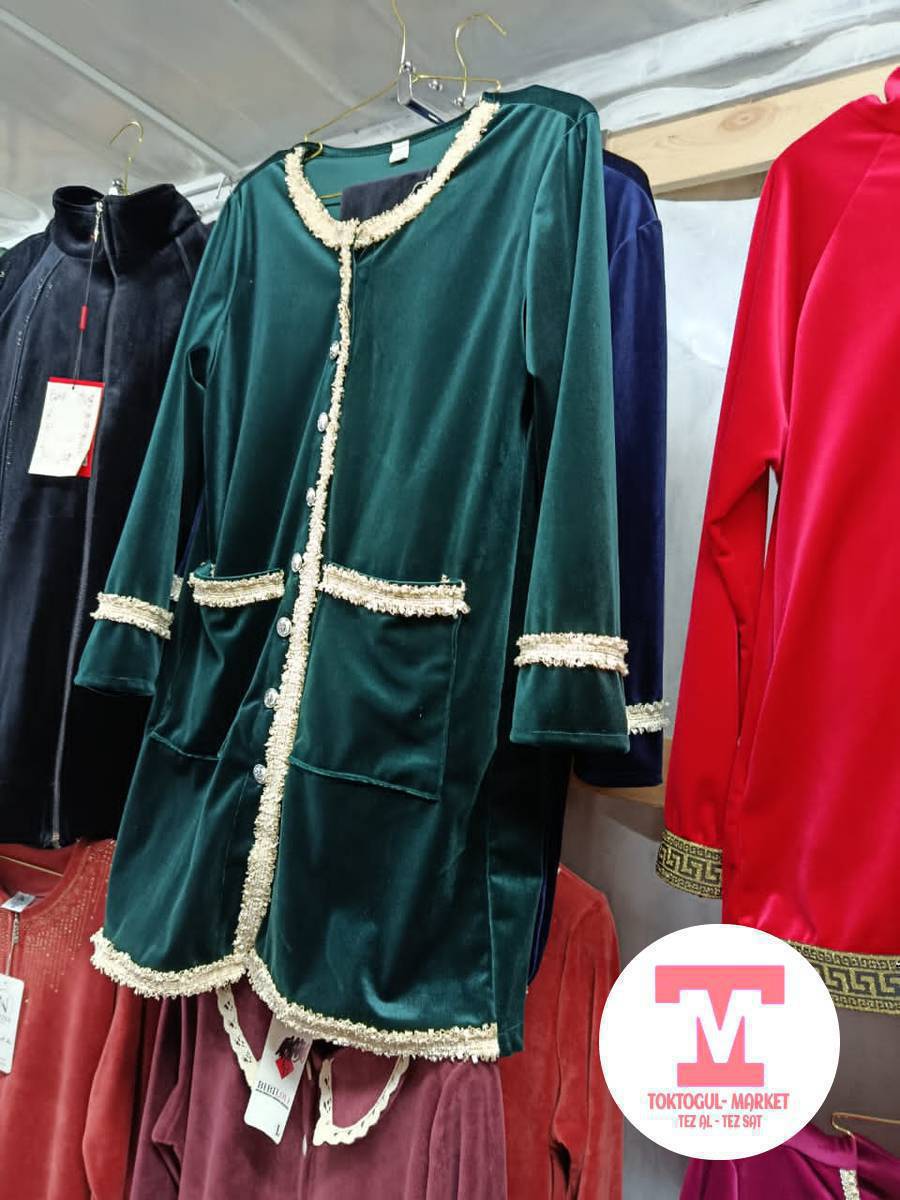 Ушул двойка халаттар арзан сатылууда алып жетишкиле негизи үйгө, көчөгө ынгайлуу өтө жука эмес жарашыктуу