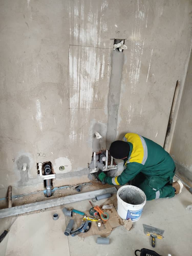 Сантехник установщик сиздердин кызматта. Жер там, этаж уйлорду баардык кыйынчылыгына карабай жасайбыз. Бачок, насос, аристон, умывальник, унитаз, душ, мойка, орнотобуз. Утепление кылабыз. Трубаларды, водопровод канализация баардык турун жасайбыз. 0504858550