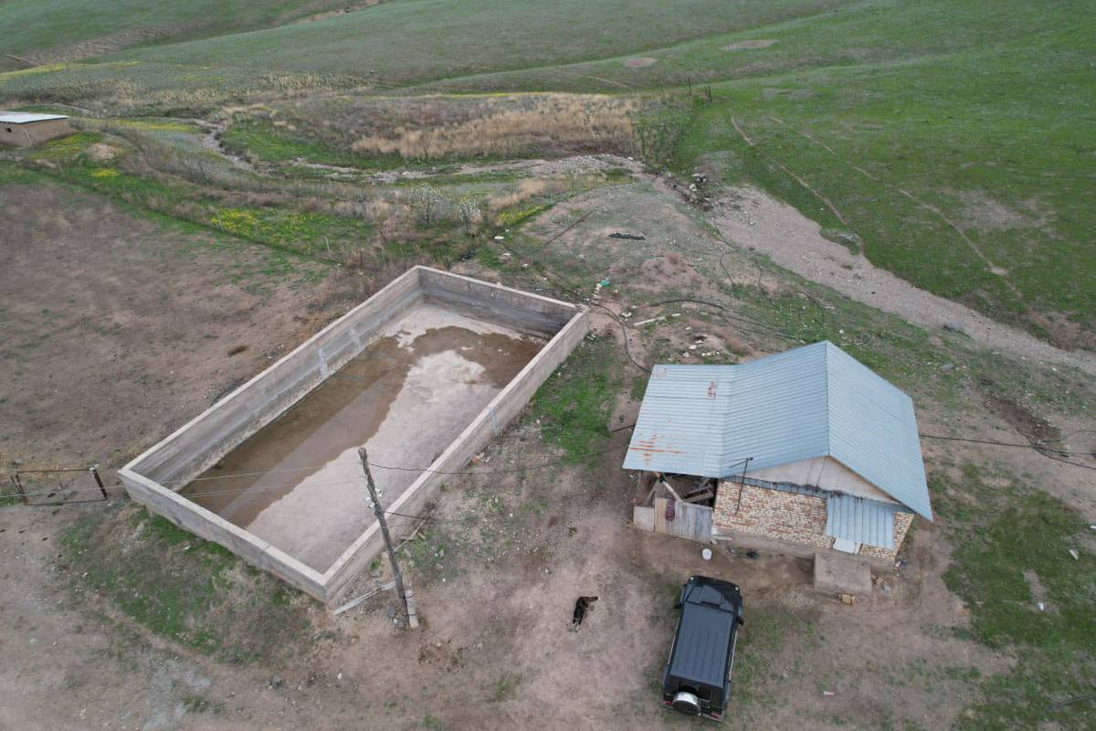 *12 га багы менен жер сатылат же инвесторго берилет*
*Мээнет кылган адамга кирешелүү, берекелүү, мол жер болот.*💸💸💸

📍 Жалал-Абад облусу
Кара-Көл шаары менен Токтогул районунун ортосунда Токтогул суу сактагычынын айланасы, Камбар-Ата ш.

Жалпы 12 га багы менен жер 
500 түп 12 жылдык жаңгак багы бар 
Азыркы учурдагы түшүмү 50 кг 
Алдыдагы 3-5 жылда түшүм 1000 кг
Баардык жагынан короолонгон 
Суу кенен, скважина мн суу чыгарылган, андан сырткары 2 булактан суу тартылган 
3 комната кирпич тамы бар 
1200 кубтук бассейн бар 
Видео көзөмөл орнотулган

Келишим баада 🤝

Ээси 0503200220