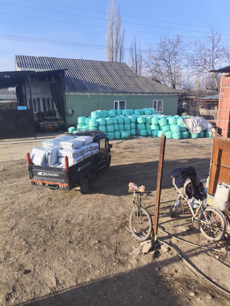 Кебек 24 
Россиянын кебеги 23
Силос  11сом
Силос 12 сом 
Силос упаковка 13
Жүгөрү 26
Горох шак 24 
Таза Жугору Шак 27
Буудай шак 27
Арпа шак 28
Шак 3в1 27
Буудай 26
Сулуу 28
Туз 7
Казак ун 1 сорт 1600
Ай-дан-нур 1 сорт 1600
Байтерек 1500
Ун Падыша 1800
Высший сорт 1950
2 сорт 1200сом50кг
25 кг 1 сорт 820сом
25 кг высший сорт 1000 сом
Токтогул Таласбай Көдүл 10 
0507006226
Семиз кунажындар сатылат