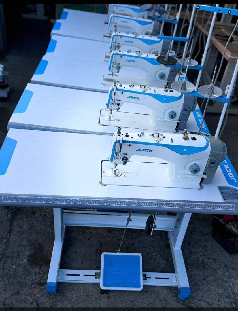 ТИГҮҮЧҮЛӨР ҮЧҮН ЭҢ СОНУН МҮМКҮНЧҮЛҮК!
​Торкен айылында абалы жакшы, иштетүүгө даяр тигүү машиналары сатылууда.
​✅ Абалы: Абдан жакшы.
💰 Баасы: 15 000 – 17 000 сом.
📍 Дареги: Токтогул району, Торкен айылы.
📞 Байланыш телефону: 0505 19 08 02