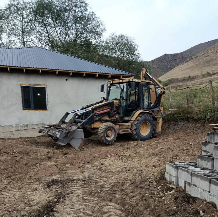 Экскаватор погрузчик кызматта !