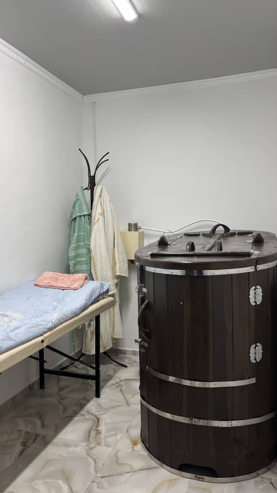 AURA Massage
 СУРООЛОР БОЮНЧА БИЗДЕ БАЛДАР МАССАЖЫ КОШУЛДУ. АСКАР ТАЛГАТОВИЧТЕН БИЛИМ АЛЫП КЕЛГЕН МАССАЖИСТТЕР. 
ДАРЫЛЫК МАССАЖ(МЕДИЦИНАЛЫК):
АРКА ООРУУ, БЕЛДИН ЧАРЧООСУ, ОСТЕОХОНДРОЗ, ГРЫЖА, МУУН ООРУЛАРЫ КЫЙНАП ЖАТАБЫ?
МАССАЖ ДЕНЕНИ ТАБИГЫЙ ЖОЛ МЕНЕН КАЛЫБЫНА КЕЛТИРҮҮГӨ ЖАРДАМ БЕРЕТ.

ХИДЖАМА – КАН БАСЫМ (ДАВЛЕНИЕ) КӨЙГӨЙЛӨРҮНӨ ПАЙДАЛУУ.
ФИТОБОЧКА – СӨӨК-МУУН ООРУЛАРЫН АЙЫКТЫРАТ, АШЫКЧА САЛМАК ЖАНА ДЕНЕДЕГИ ШИШИКТЕРДЕН АРЫЛУУГА КӨМӨКЧҮ.
ОТ БАНКАЛАРЫ – ЖЕЛ ТУРУУ, ШИШИКТЕР ҮЧҮН.
СОЛЕВОЙ ТЕРМО ОДЕЯЛО – БУЛЧУҢДАРДЫ БАСАҢДАТАТ, ДЕНЕНИ ТЕРЕҢИНЕН ЖЫЛЫТЫП, ЧАРЧООДОН АРЫЛУУГА ЖАРДАМ БЕРЕТ.

БИЗ СИЗДЕРДИ ЖАҢЫ ДАРЕКТЕ КҮТӨБҮЗ.

📞 ЖАЗЫЛУУ ҮЧҮН: 0502 38 50 50