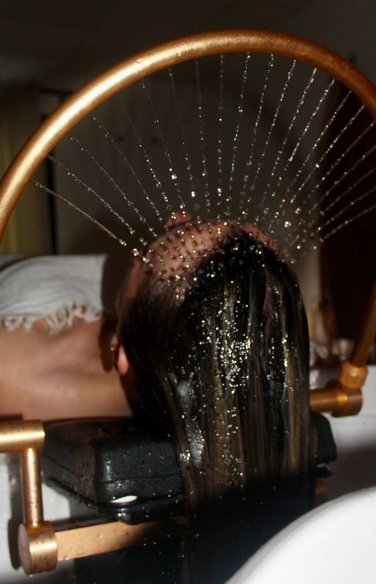 ЖАНЫЛЫК! ЖАНЫЛЫК!Relax_spa_toktogul салонунда жаны SPA аппарат келди, дененизди терен эс алдырып кетиниздер!
Чарчоо, оордук, стресспи? Баарын бир заматта жеңилдетсе болот.
Денеңизди эс алдыраткан массаж, ден соолук үчүн хиджама жана гирудотерапия ( сулук курт) , жеңилдик үчүн фитобочка.
Ал эми сулуулук менен сымбаттуулук кааласаңыз - кавитация жана RF-лифтинг жардамга келет!
Келип дене менен жан дуйнону кайрадан күчкө толгонун сезип кетиниз.
Биздин дарек: Суеркулова 40/4 Ориентир:Мбанк арты
0708061285
0706061285