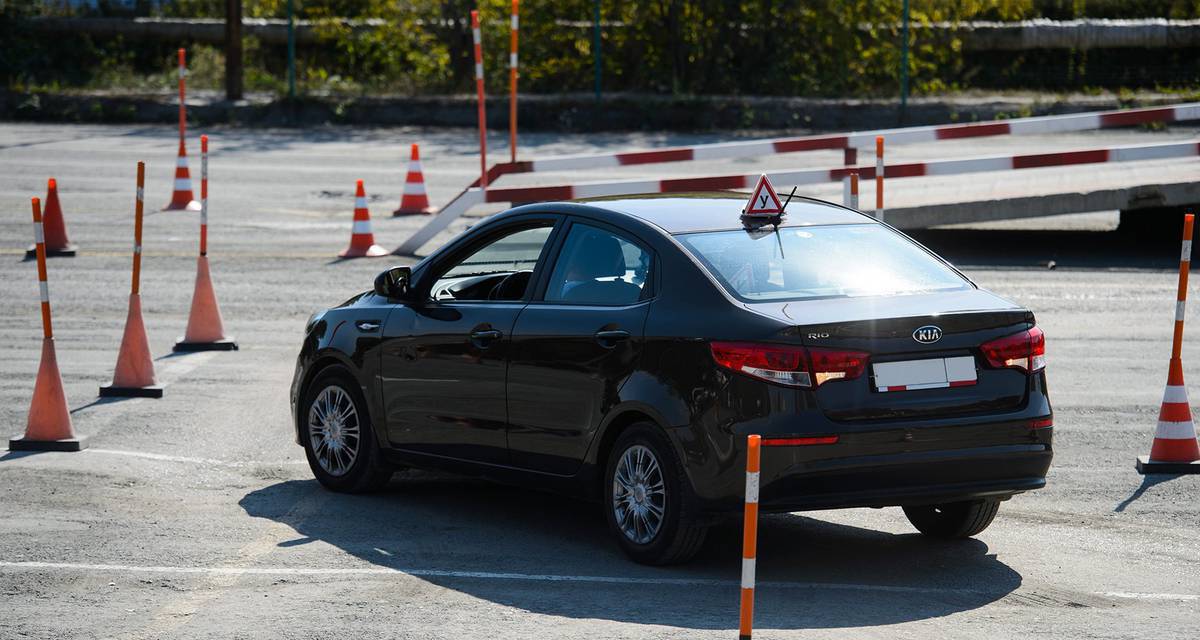 *Мамлекеттик ишкана «Жол кыймылына кабыл алуу институту»*
*В* жана *С* категориясы боюнча айдоочулукка окутуу,
ошондой эле *С, CE, D* категориялары боюнча кайра даярдоо курсуна кабыл алуу башталды!
Керектүү документтер:
	•	Паспорттун көчүрмөсү
	•	сурот 3×4 – 3 даана
	•	Медициналык маалымкат (форма 083)
*Окуу мөөнөтү:**В*-категория 10 ай
                       *С* - категория 10 ай
Кайра даярдоо *С, СЕ, D* -3ай
Дареги: Токтогул ш, Медеров 31(Эски ДОСААФ)

Тел.: 📞 0773 605 009
     0703 20 40 40