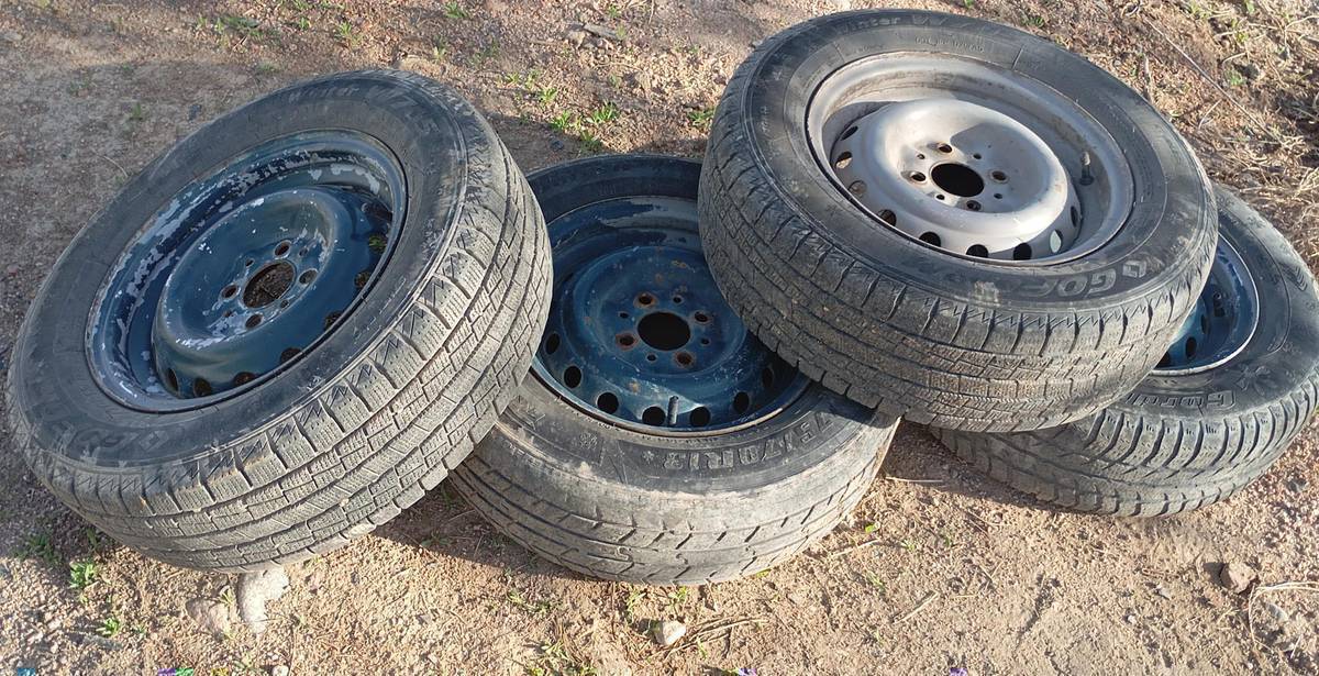 жигулиге запчастар бар 
06 07ге