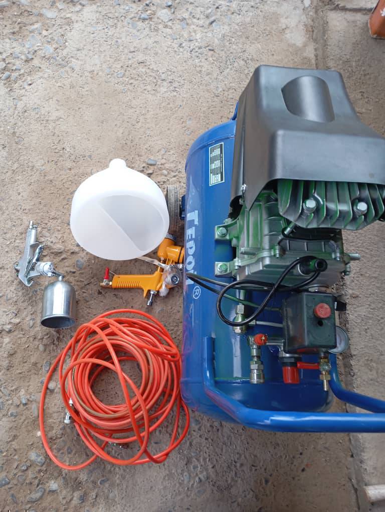 Инструментер арендага берилет - трамбовка 1000 сом, бетономешалка 500 сом, компрессор 500 сом (краскага), 700 сом (текстурага), отбойник 500 сом, сварка 500 сом, электропила  300 сом, перфоратор 300 сом, краскопульт 300 сом, тачка 300 сом, шуруповёрт 300 сом, вибратор 200 сом, болгарка  200 сом, пчёлка  200 сом, дрель 200 сом, фен  200 сом, утюг 100 сом, паек 100 сом, леса 50 сом. Апаловка - бийиктиги 60 см, кунуно 30 сом (парасы), узундугу 1 м, 1.5 м, 2 м, 2.5 м, 3 м, 3.5 м, 4 м, 4.5 м, 5м. Бийиктиги 45 см, кунуно 25 сом (парасы), узундугу 1 м, 1.5 м, 2 м, 4 м, 4.5 м, 5 м. Тай казан (250 литр) кунуно 500 сом. Дареги: Токтогул ш, Болсунбек к. 21. Тел. 0777737712, 0507737712.