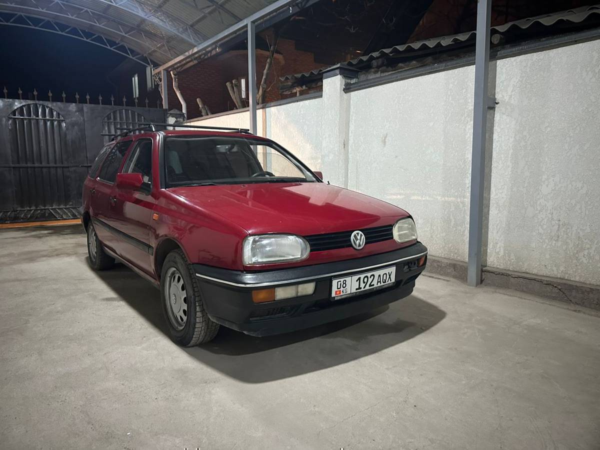 Голф-3 сатылат обьем 1.8 моно мотор, состояние мыкты жылы 1995, баасы 280000с суйлошу жолу баар