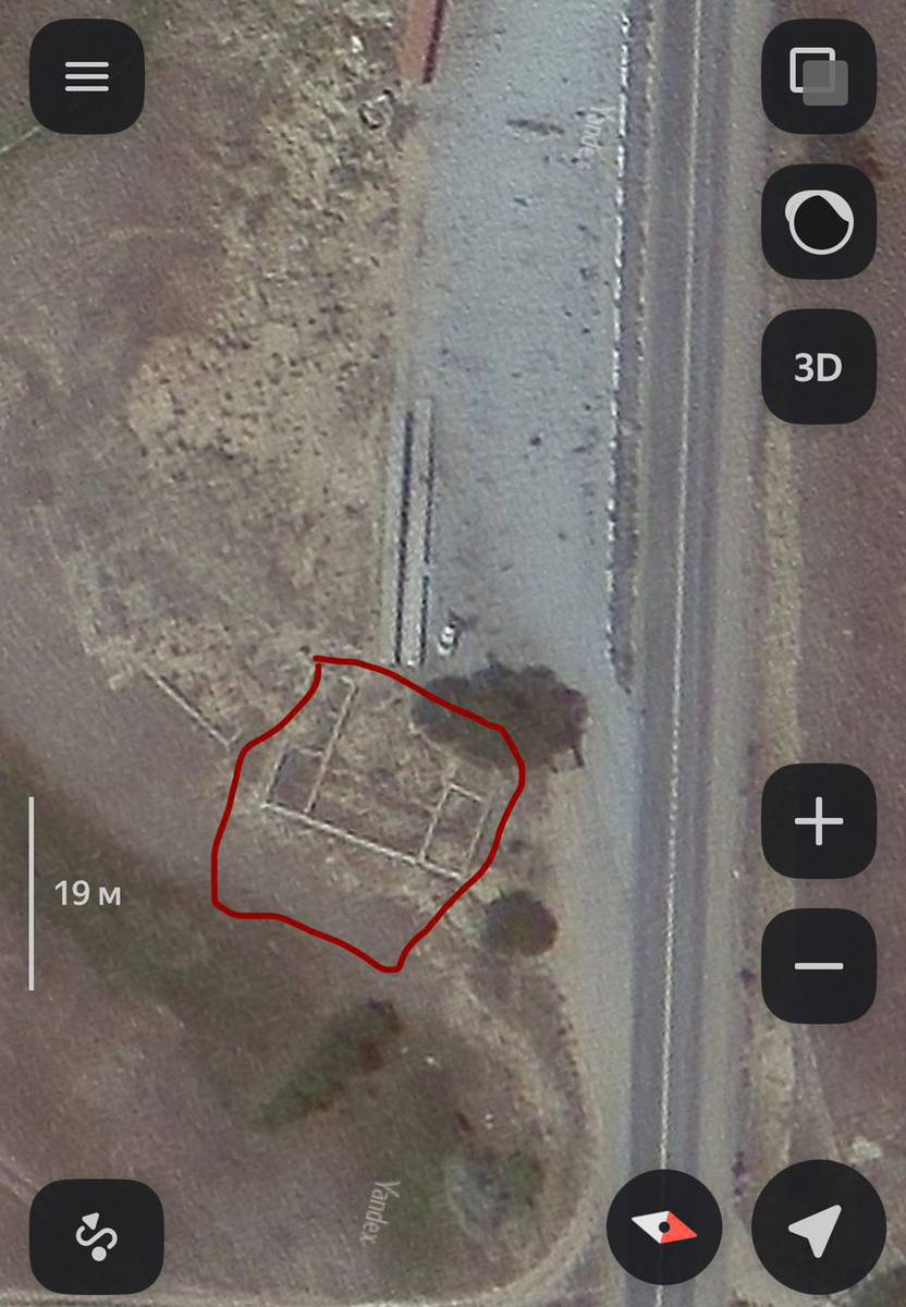 Под бизнес жер сатылат 4 сот фундамент куюлган Комсомолдон откондо Котормого жетпей фуралар токтогон стоянканын жанында баасы 2500000 
тел 0705765111