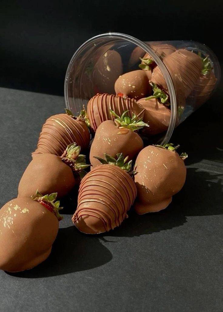 Клубника шоколад менен🍓🍫 ChocoBerry — майрамдын эң таттуу даамы ✨
Шоколадга малынган жаңы клубника 🍓 
🎀 Өзгөчө белек • Өзгөчө даам💫
Тел:226049503
Ватсап ном:0701057205
Инстаграм:choco_berry_toktogul