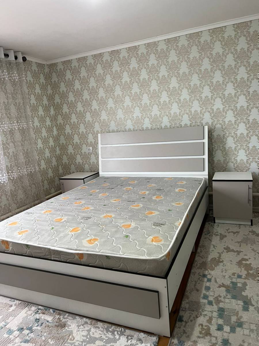 Спальный маты раз жана эки тумбочкасы менен сатылат