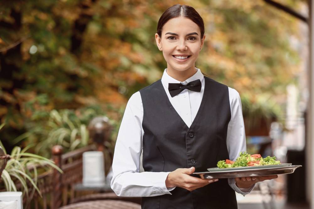 Официант кыздар керек жатаканасы тамак ашы берилет