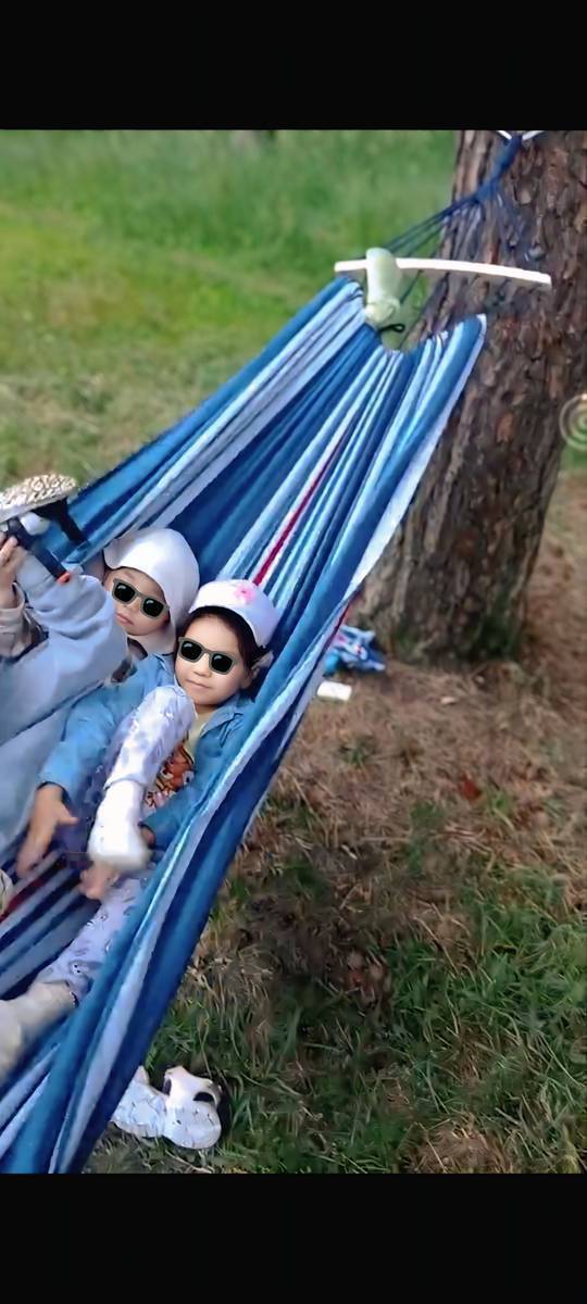 🌿 Жайдын эң керектүү буюму – ГАМАК! 🌿
🌞 Бир жолу жатып көрсөңүз, кайра тургуңуз келбейт!
✅ Бекем жана сапаттуу материал
✅ Бат орнотулат жана оңой жыйналат
✅ Жеңил, каалаган жерге алып жүрүүгө ыңгайлуу
✅ Абдан ыңгайлуу – окууга, эс алууга же уктап алууга эң сонун.

Саны чектелуу 
Азыр байланышыныз