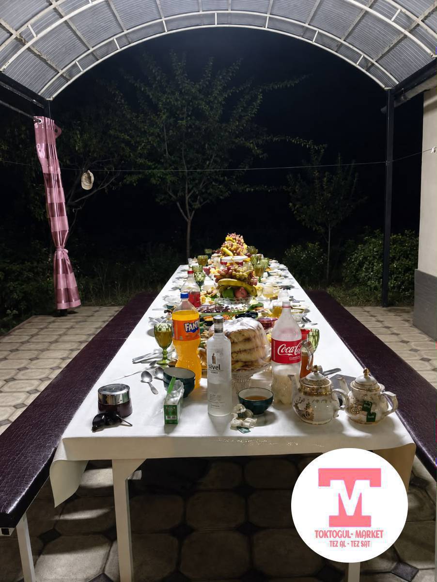 Уйдон откоргон той аштарга стол отургучу менен арендага берилет Узуну беш метр 20 киши кенен батат Арендасы 1000 сом  0773956974 0707660360 ушул номерлерге чалыныздар