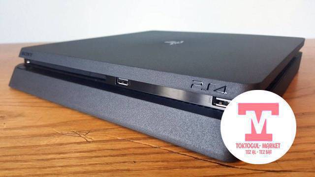 PlayStation 4
Идеальное состояние 
Скаченных игр 93
Дисков 5
Одни из нас 1/2
Метро
ЮФС 4
Чужой 
Need For Speed 
Гранд Туризмо
ФИФА 24
Асасин 
И.Т.Д