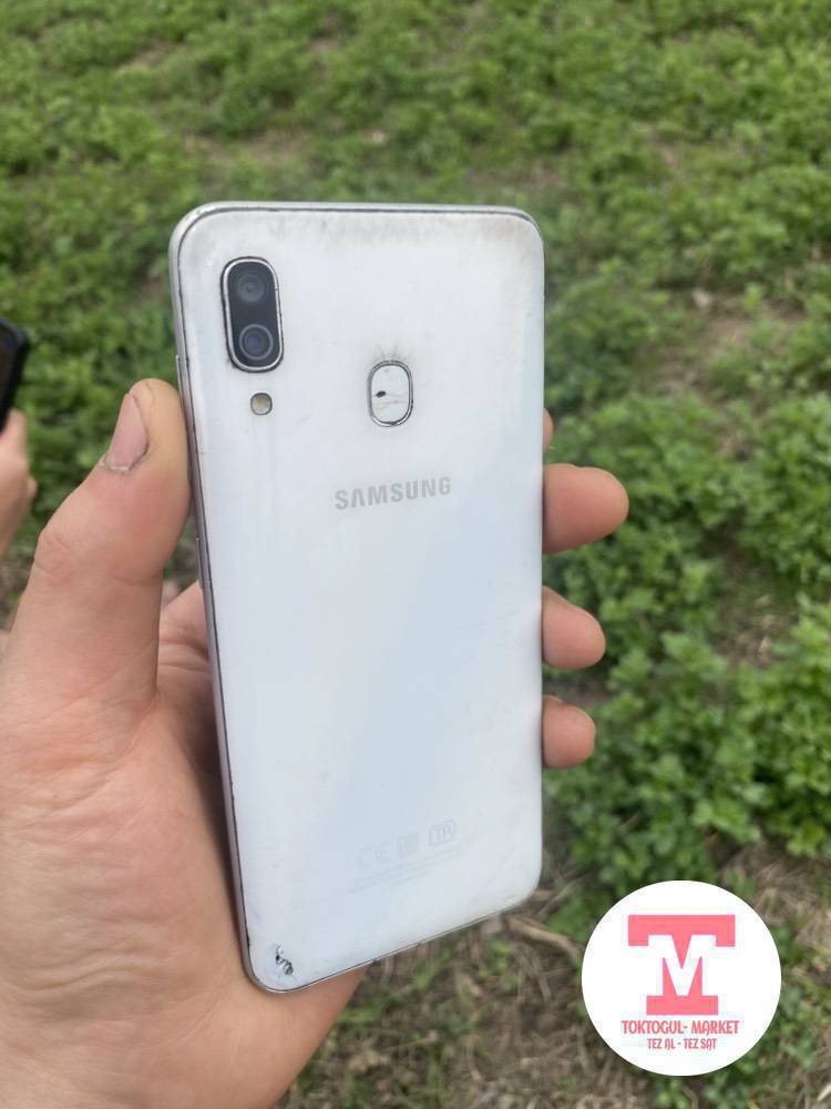 Самсунг а 30 сатылат срочно память 64 баасы 3500 Кеми бар иштеши жакшы