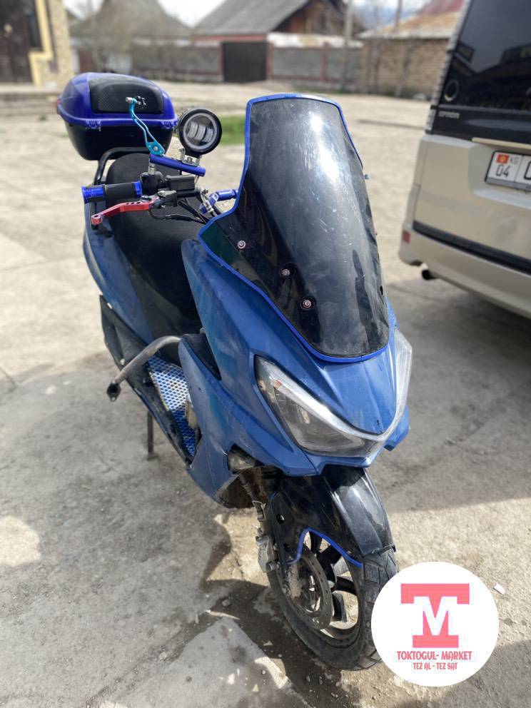 АССАЛАМУ АЛЕЙКУМ ушу скутер сатылат запчаска, 
на ходу журуп жургон озу, бузулуп калып тушунбойт экем ошон учун сатып атам 1 айга жакын туруп калды матор алмашкан аккумулятор жаны ондоп алсаныздар деле болот кимге кызык болсо чалыныздар!!!