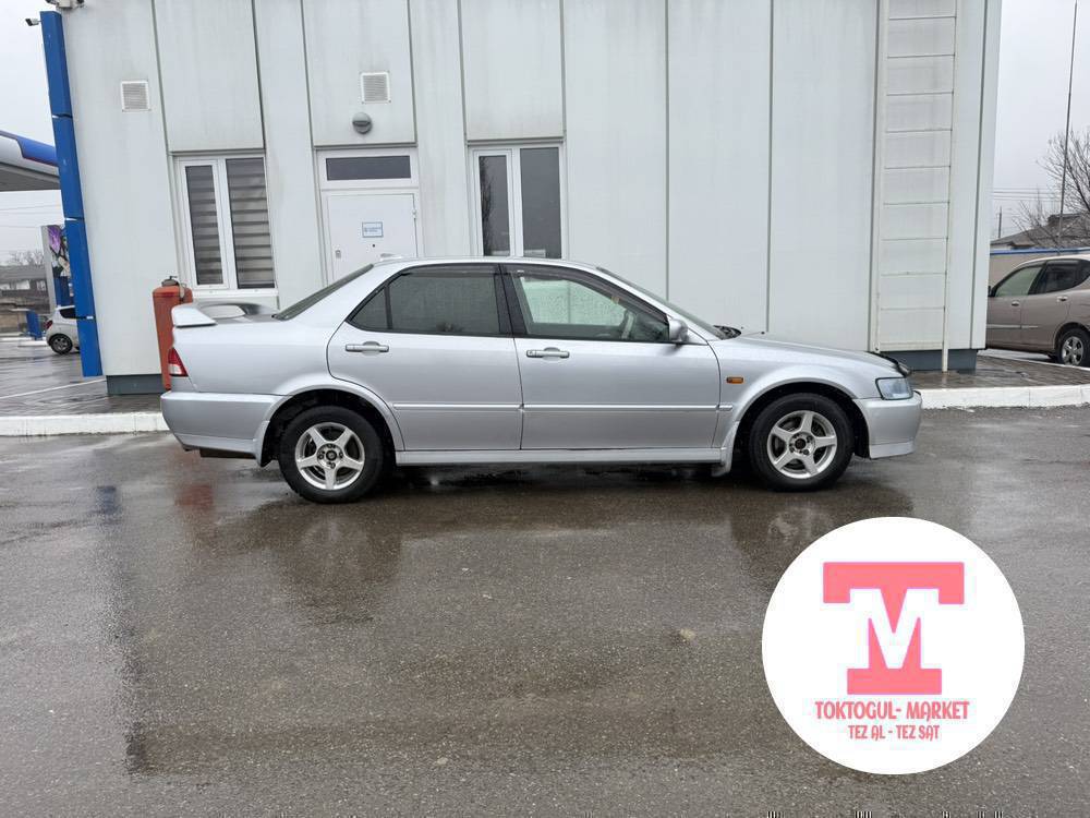 Хонда акорд сатылат жылы 2003, он жыл бир кол айдалган авто завод линза орнотулган абалы жакшы 0776802802