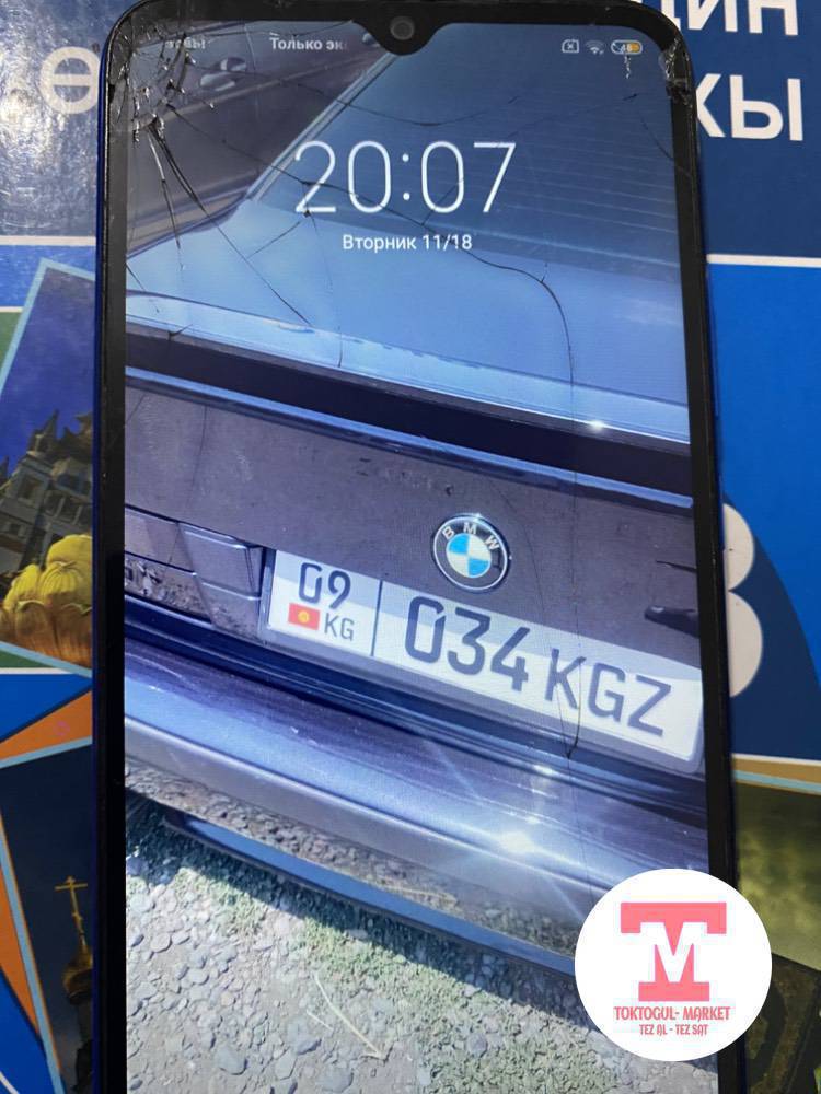 Телефон сатылат редми 9 с иштеши жакшы экран өзүнүкү экраны эле сынык калганы жакшы баасы 4000 миң