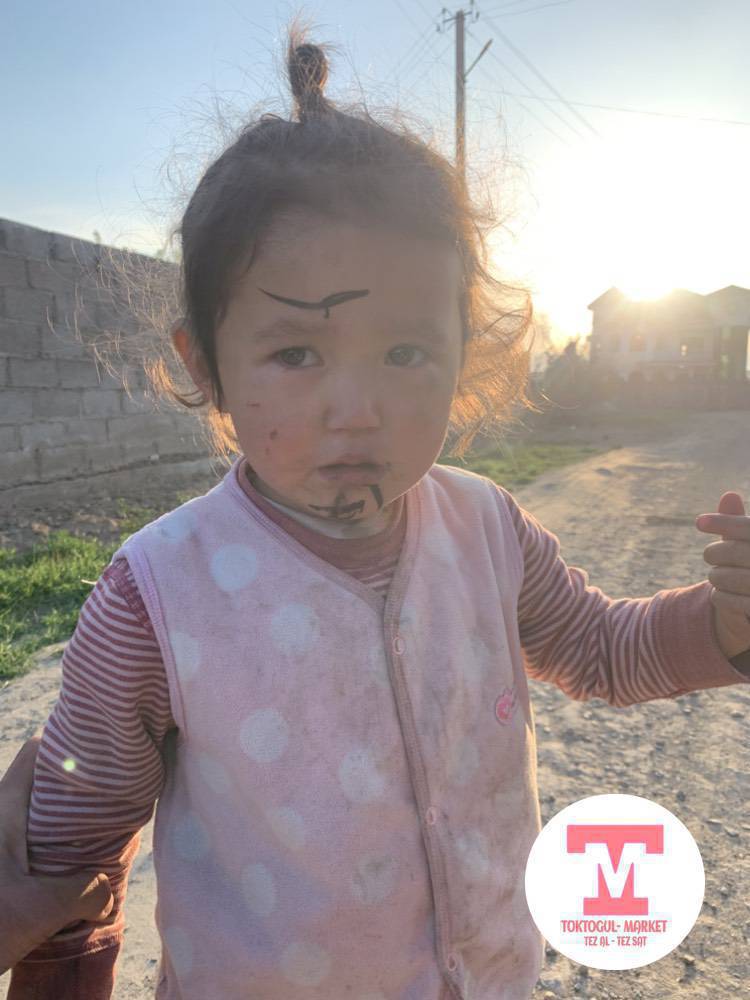 Кыз жоголуп кетиптир,жашы примерно 2-3,азыр Ашыров 6 адресинде