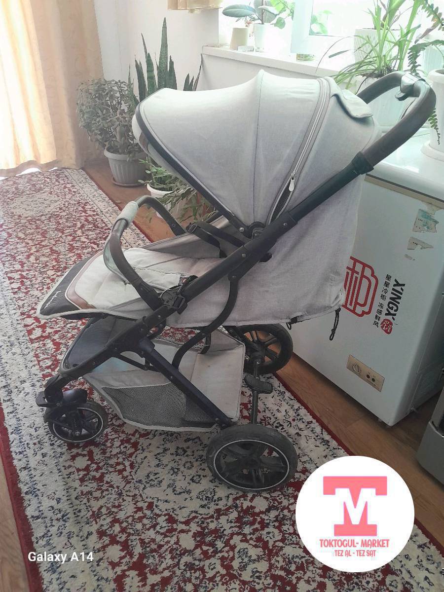 Каляска сатылат абалы өтө жакшы сынык жери жок, баасын сүйлөшөбүз.