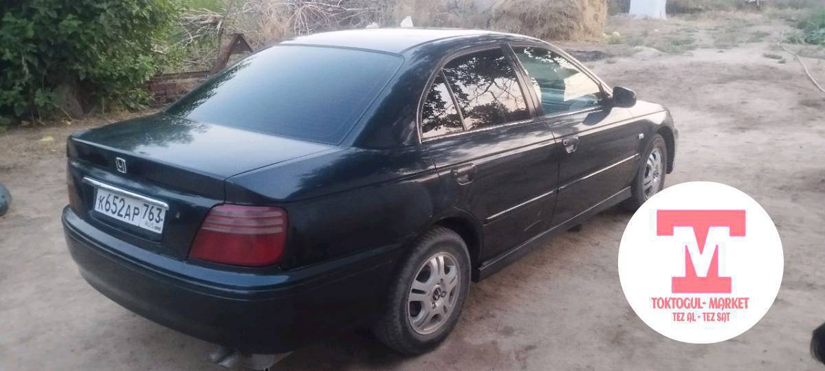 Honda accord сатылат об 1.8 жылы 99 Алыскы жолго даяр вар бар Машинага үстүнө акча көрсөңөр алмашам