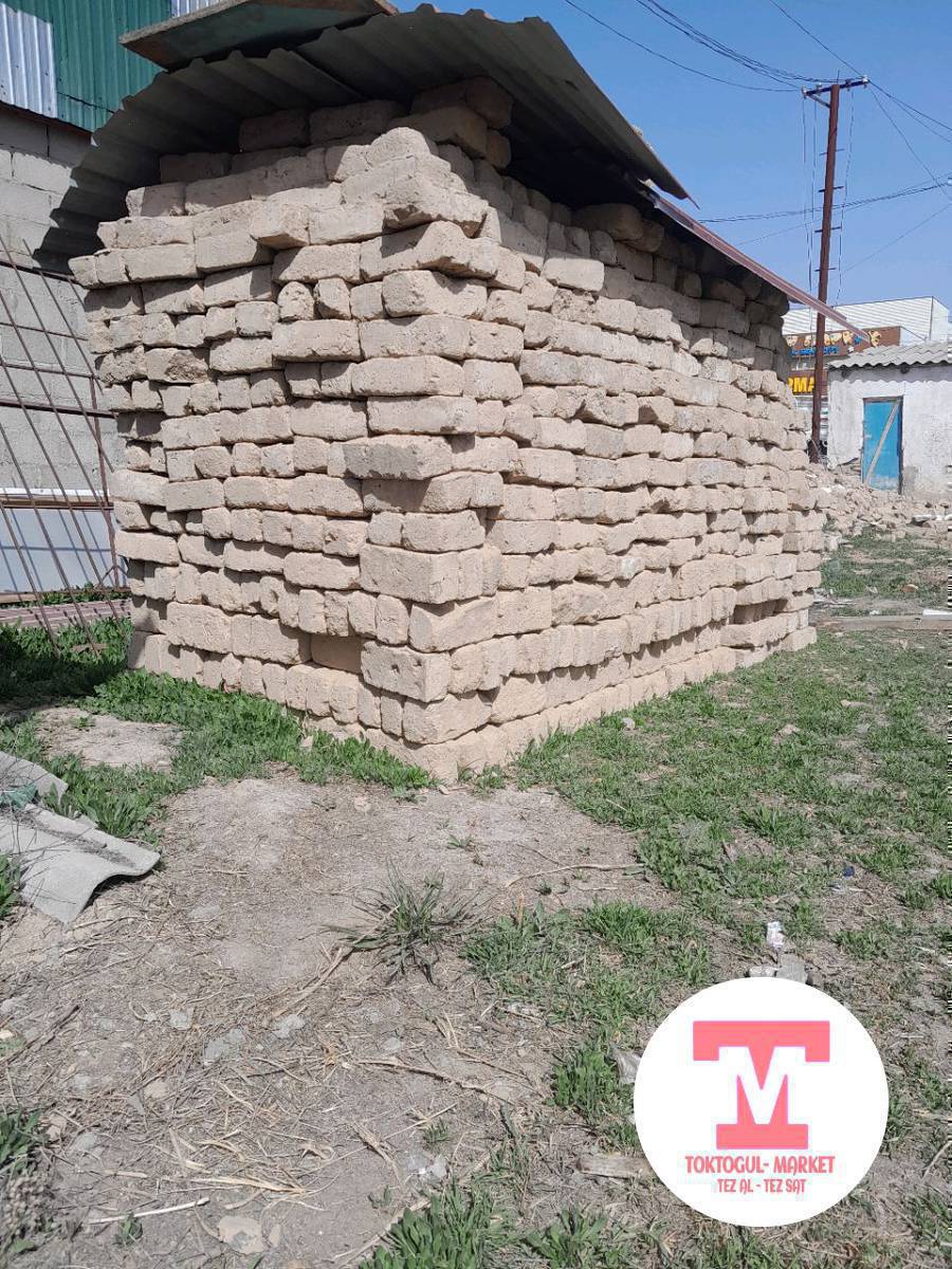 чийки кирпич сатылат 3 сомдон