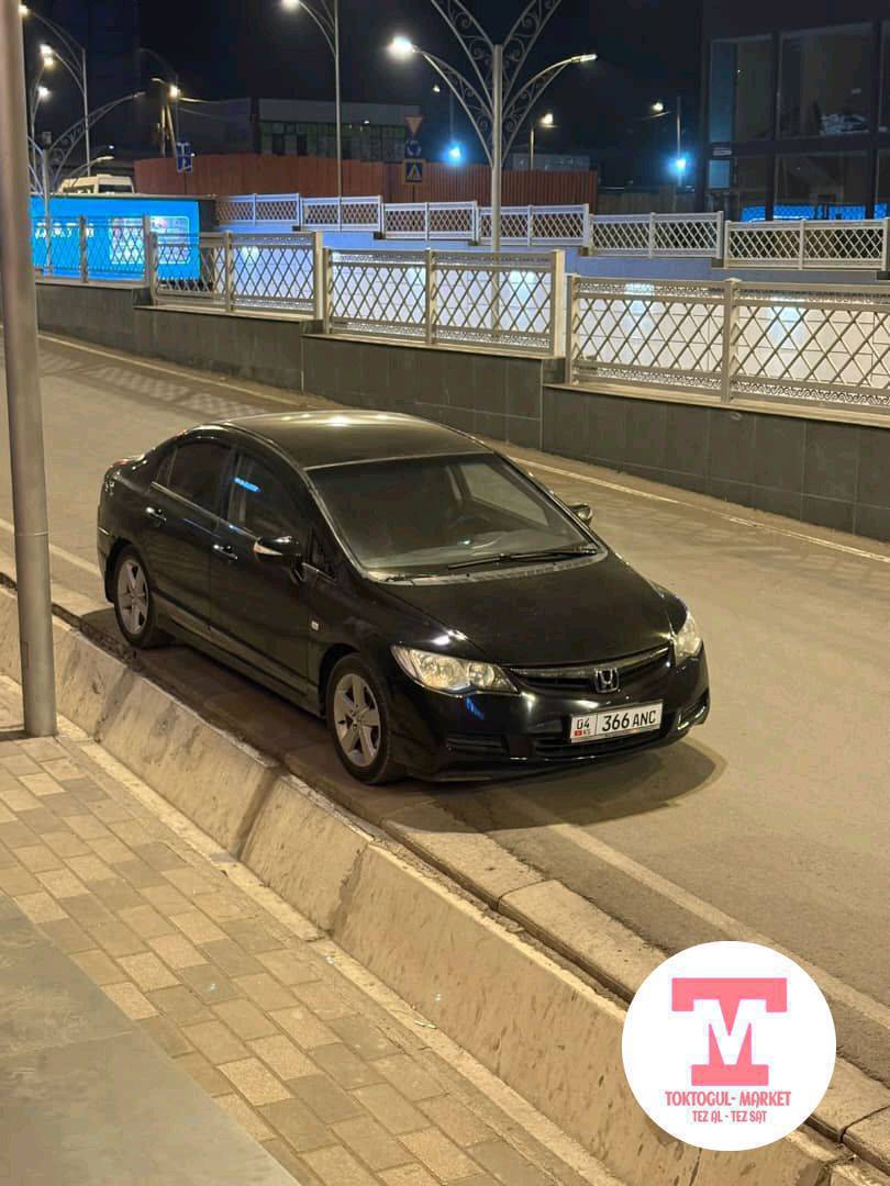 Honda civic
 Год 2008
1.8 объем, коробка автомат