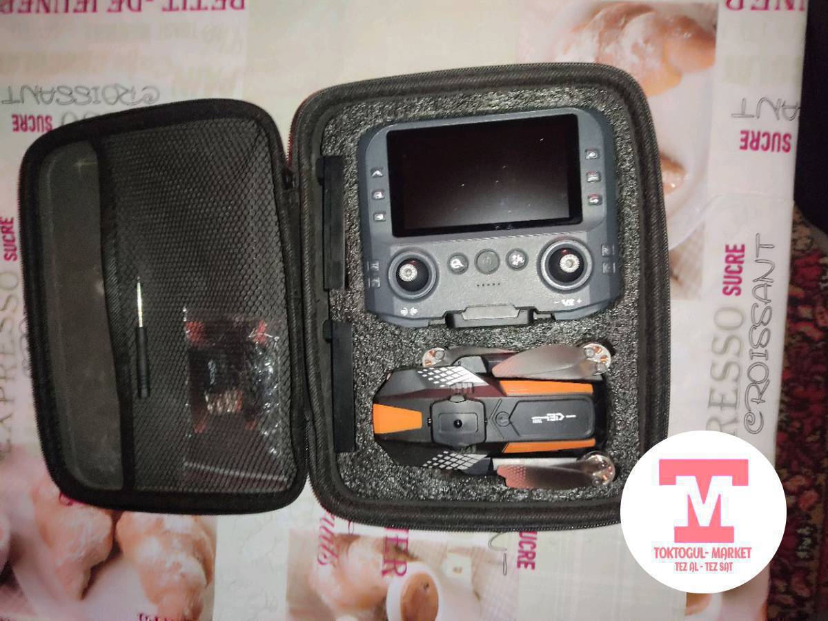 дрон сатылат. камерасы менен пульте управления экраны бар 
в комплекте: 2 батареи, пропеллеры, флешка с USB.
отвёртка и винтики. 5000с го алгам 
сатуу баасы: 4000с
причина продажи лежит дома без дела.
сүйлөшүү жолдору бар.