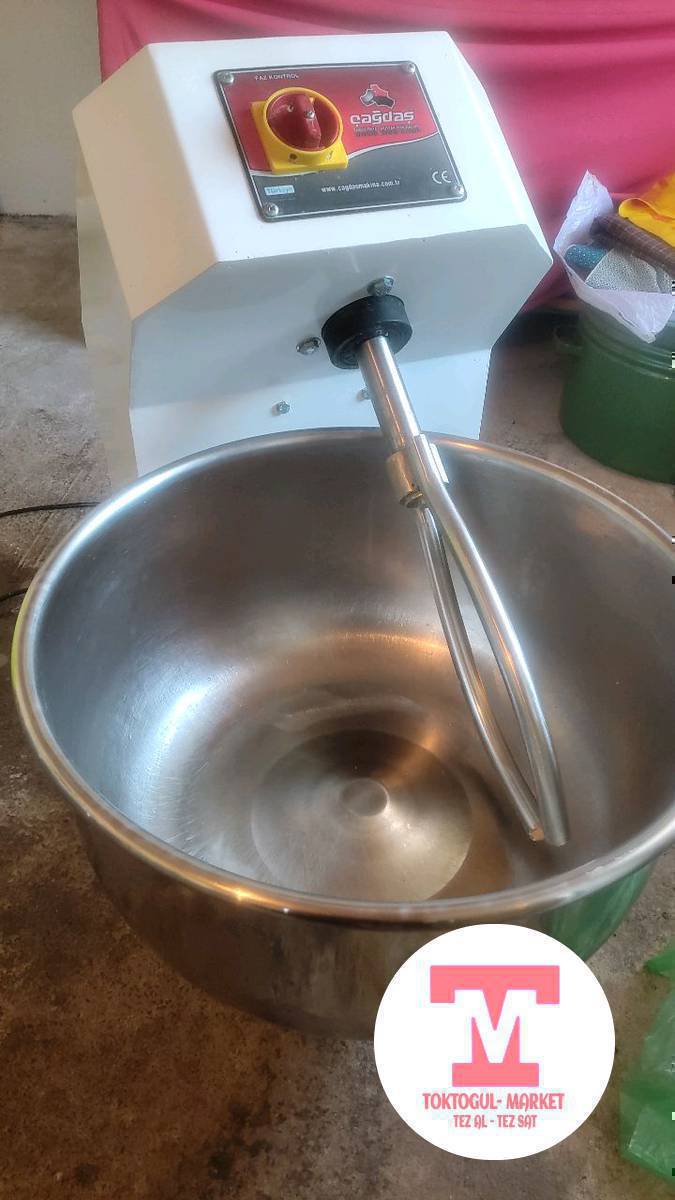 камыр жуургуч сатылат абалы жакшы аз эле колдонулган Турция кы.