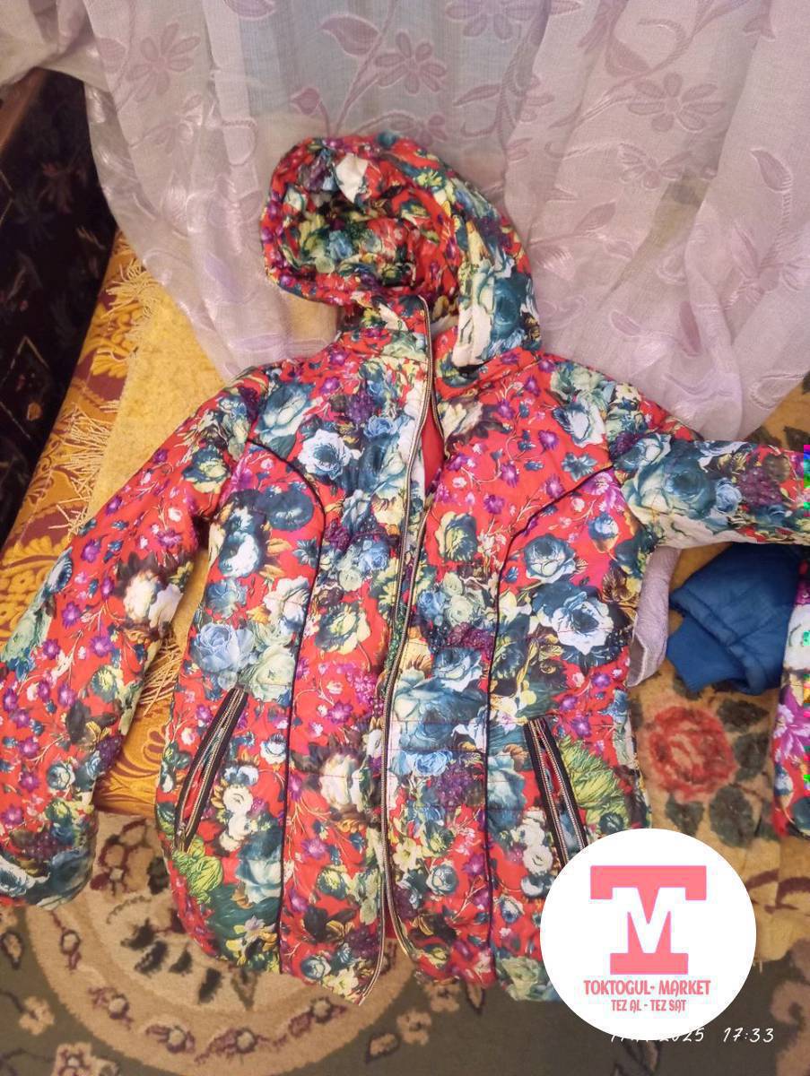 Осенний курткалар сатылат 48-50р ы 1-2 жолу кийилген 400дон берем
Жаны куртка сатылат 700с  1-2 класс балдарга ылыйыктуу бизге чон келип калды
Койнок да сатылат жаны боюнча 700с