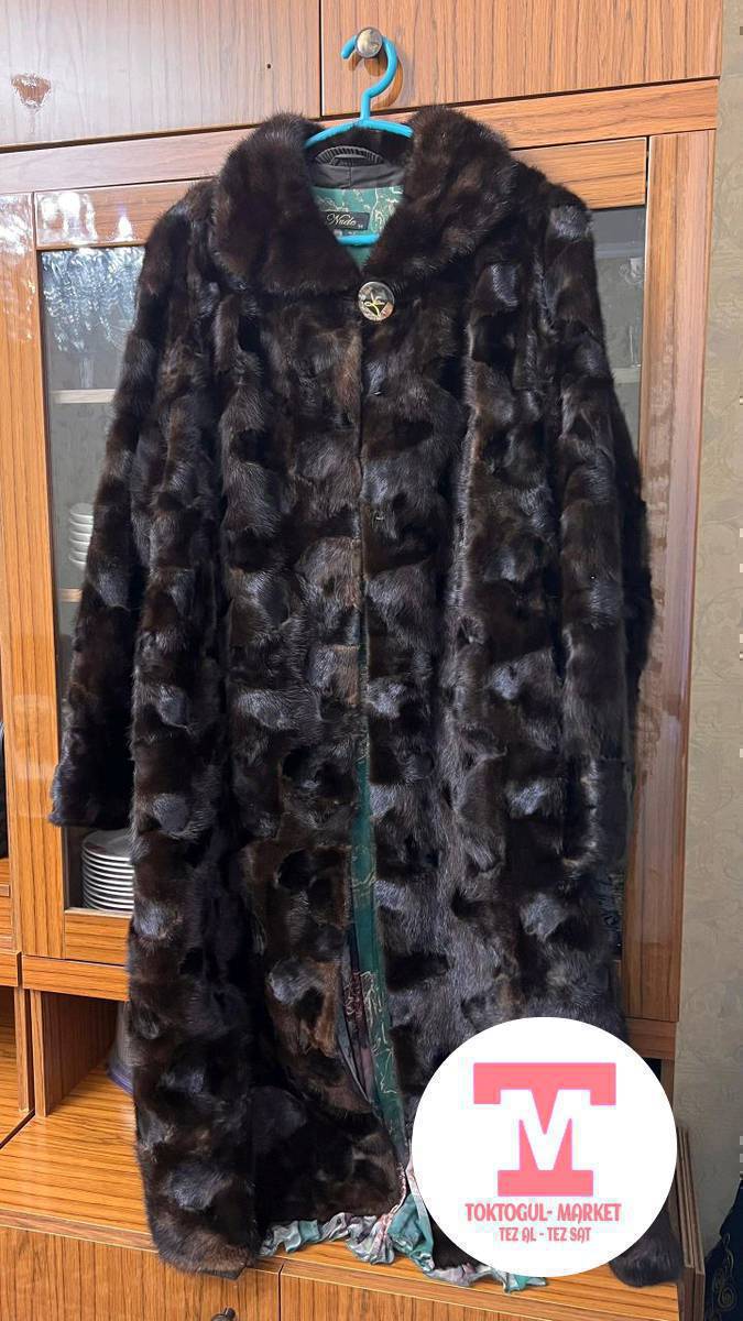 ушул шуба сатылат 
56-58-60 размерлерге туура келет.Кымбат эмес.