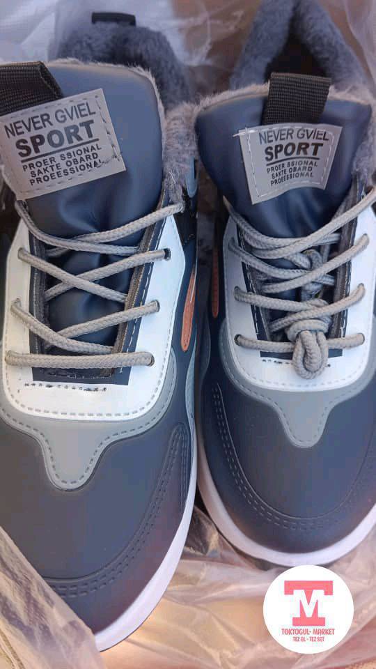 начосу бар ботус сатылат жаны кийилген жок таза бойдон 41р бизге туура эмес келип калды ошого эле сатып жатам 1200сом качество сонун Алам десениздер тушуруп берем