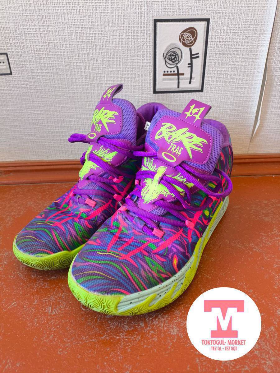 спортивный крос волейбол баскедбол Кете берет, прыжок берет, падошкалары жумшак.
оргинал ✅
размер : 41,42