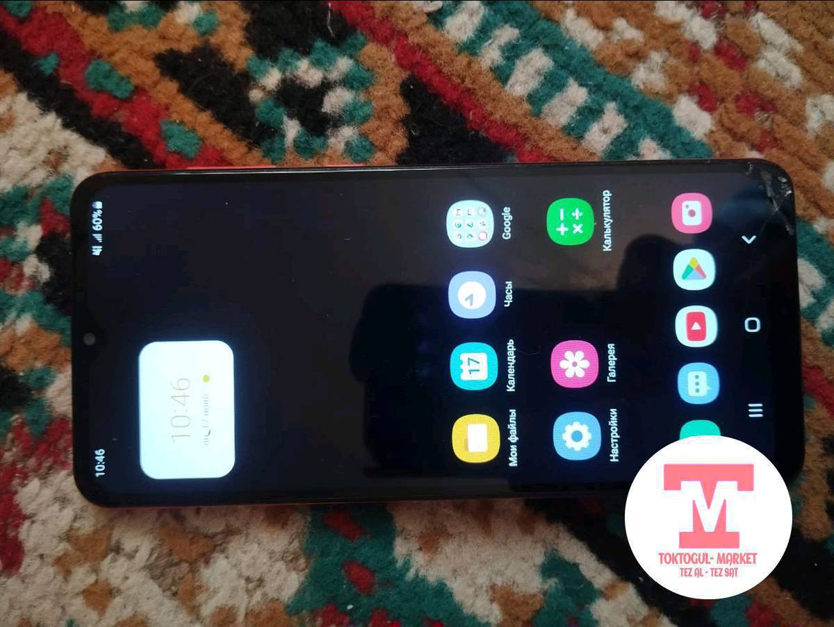 Ушул самсуңк жана редми телефондор сатылат самсуңк  2500 кеми болот телефондун бурчунда снык бар кичине эле редми 800 сом кеми бар иштейт экотең адмен бар