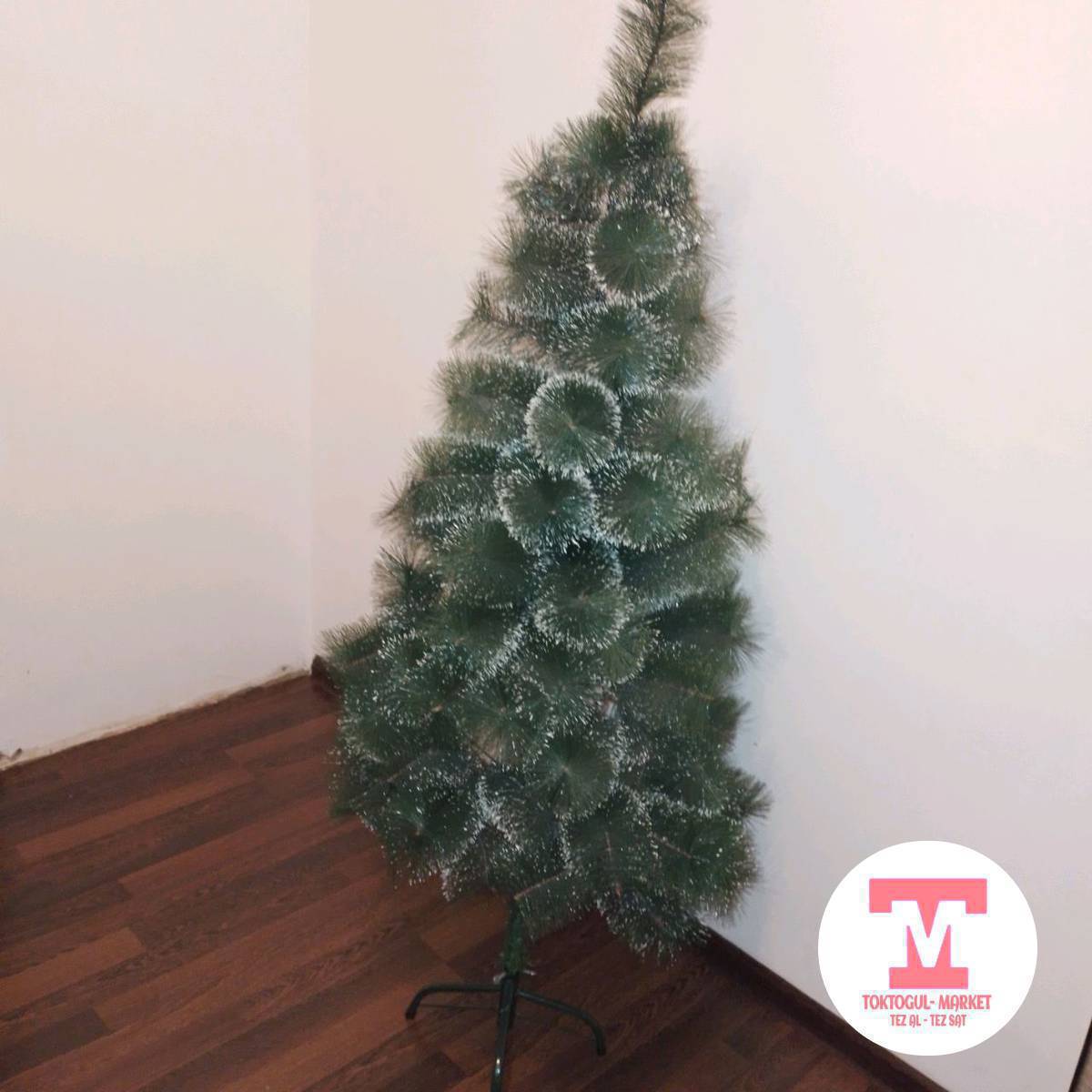 ушул ёлка сатылат жасалгалары менен .