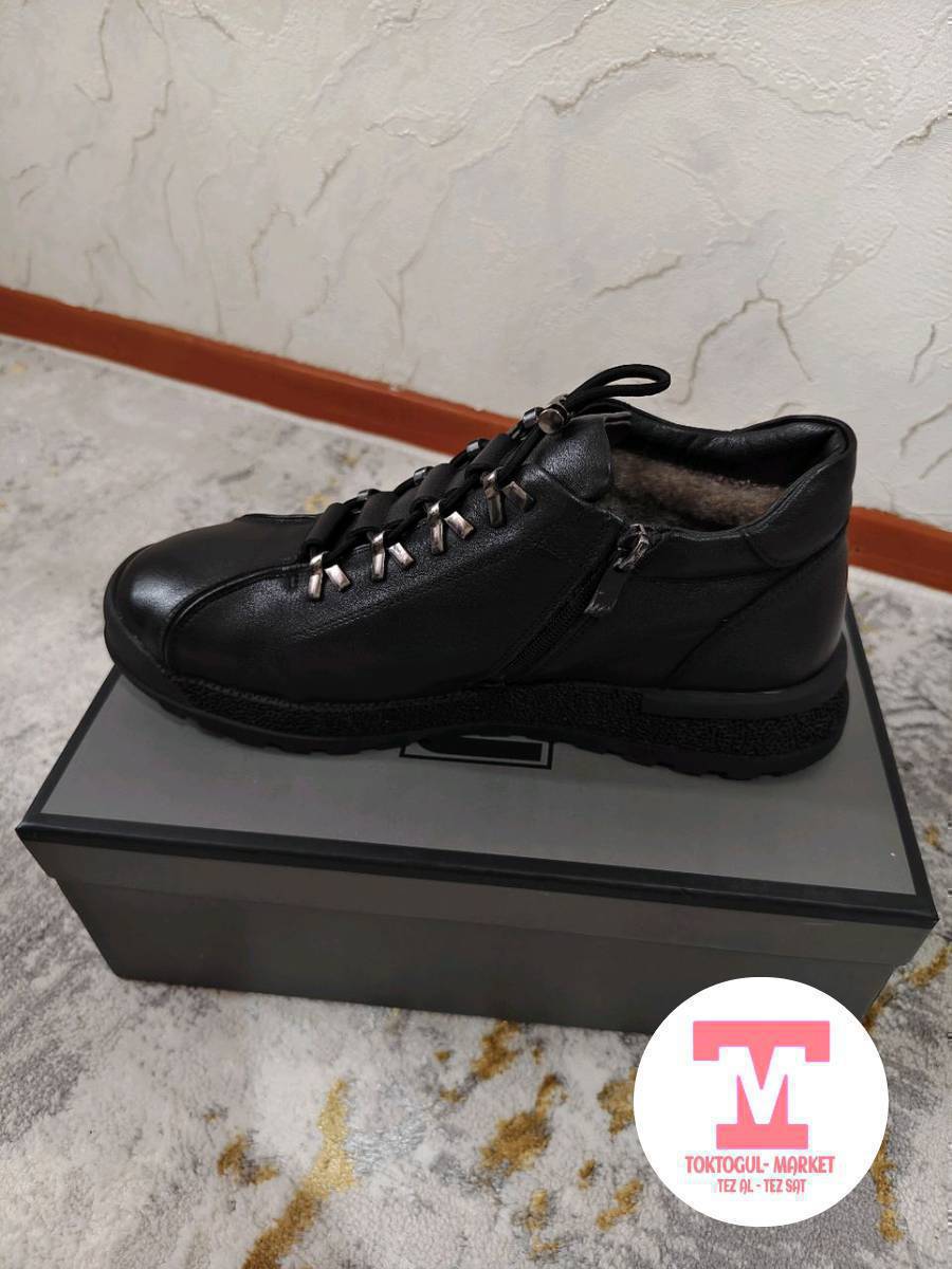 кийилген жок чон келип калды баасы 4800 го келди мага 4500 берем размери 42