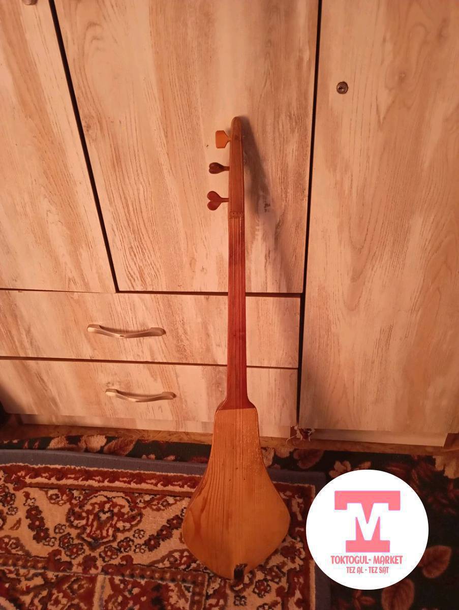 комуз сатылат срочно калеска сатылат 300-сом