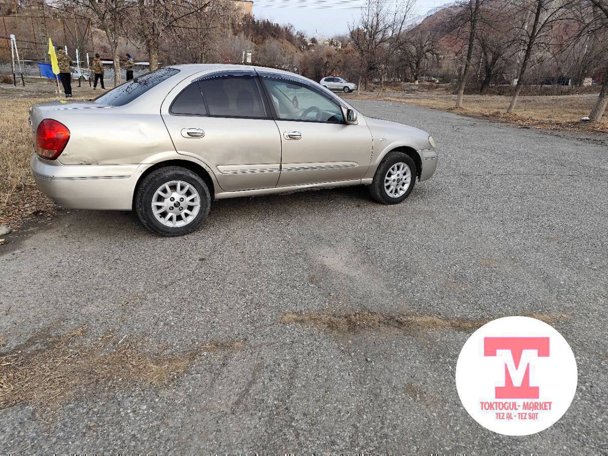 Ниссан Бултверд 2002жыл Автомат 1.8 об бассы 270.000с телефон вотсап 0709999680