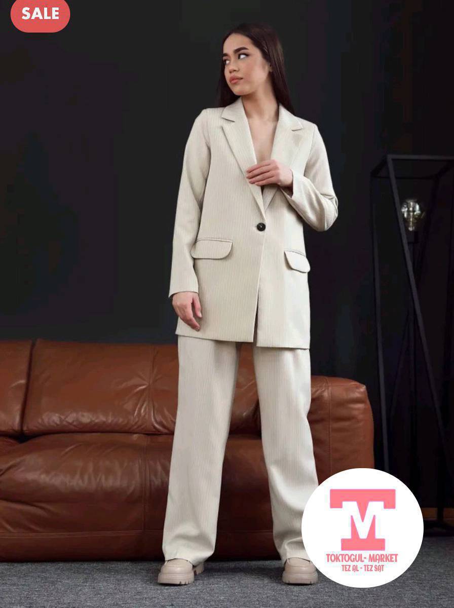 Кастум шым сатылат жаны 1 жолу тойго кийилген таза бойдон кымбат алгам 2000минге берем  44-46размерлерге олтурат