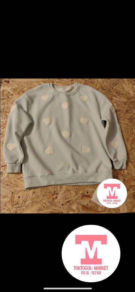 ушул толстовка сатылат, өзүм 1100 го алгам келбей калды болгону 700 го берем байланыш телефонум:0707232354