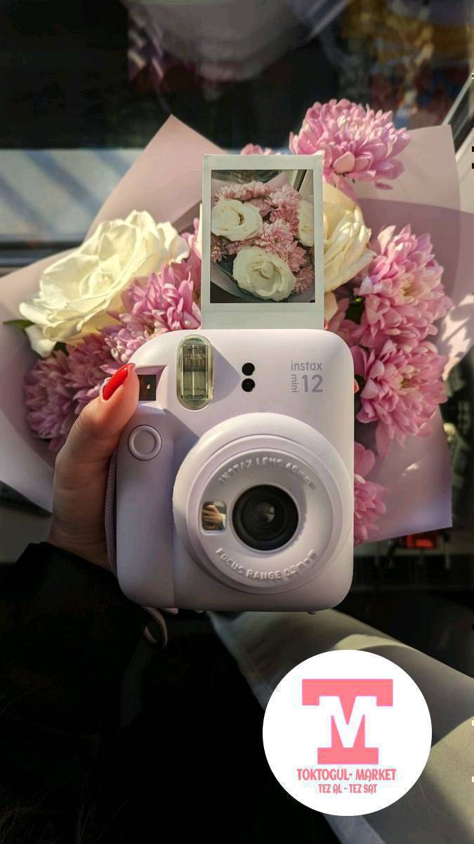 Ушулар сатылат. Фотоаппарат чехолу менен сатылат.Кийимдердин качествосы жакшы