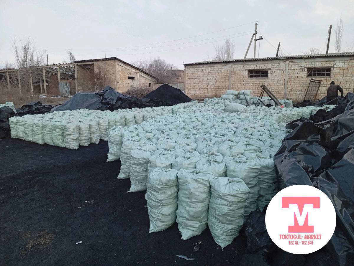 Кара-кече Беш-Сары Комур Сатылат Чон кабы 430с семичка200с атборный 9с Тоннасы адр:Боконбай кочо Мин кыялдын мандайы Селстройдун ичи.